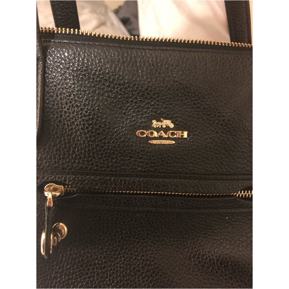 COACH Taylor Tote in Pebble Leather - Picture 3 of 4